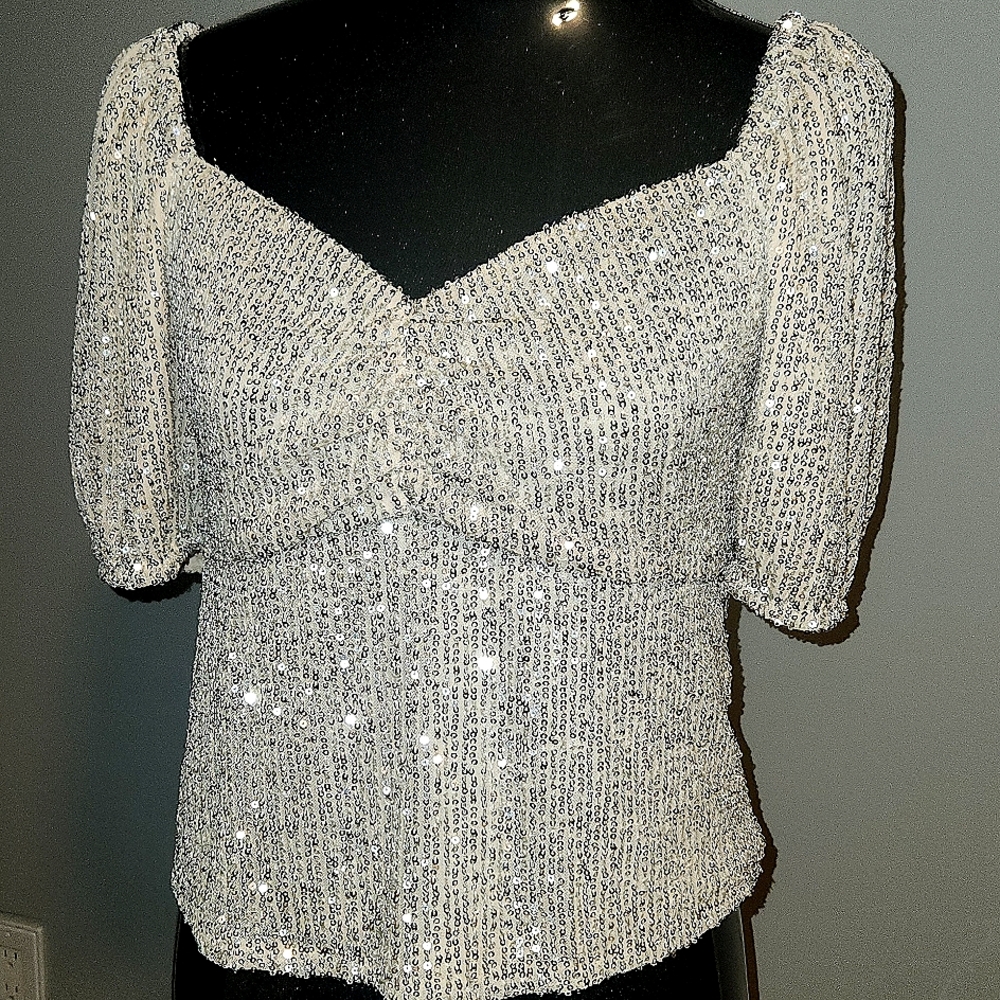 Lipsy London szUS 8. Evening top cream color new.